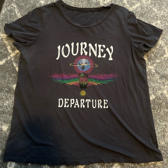Tops - Women’s gray journey concert tee size medium